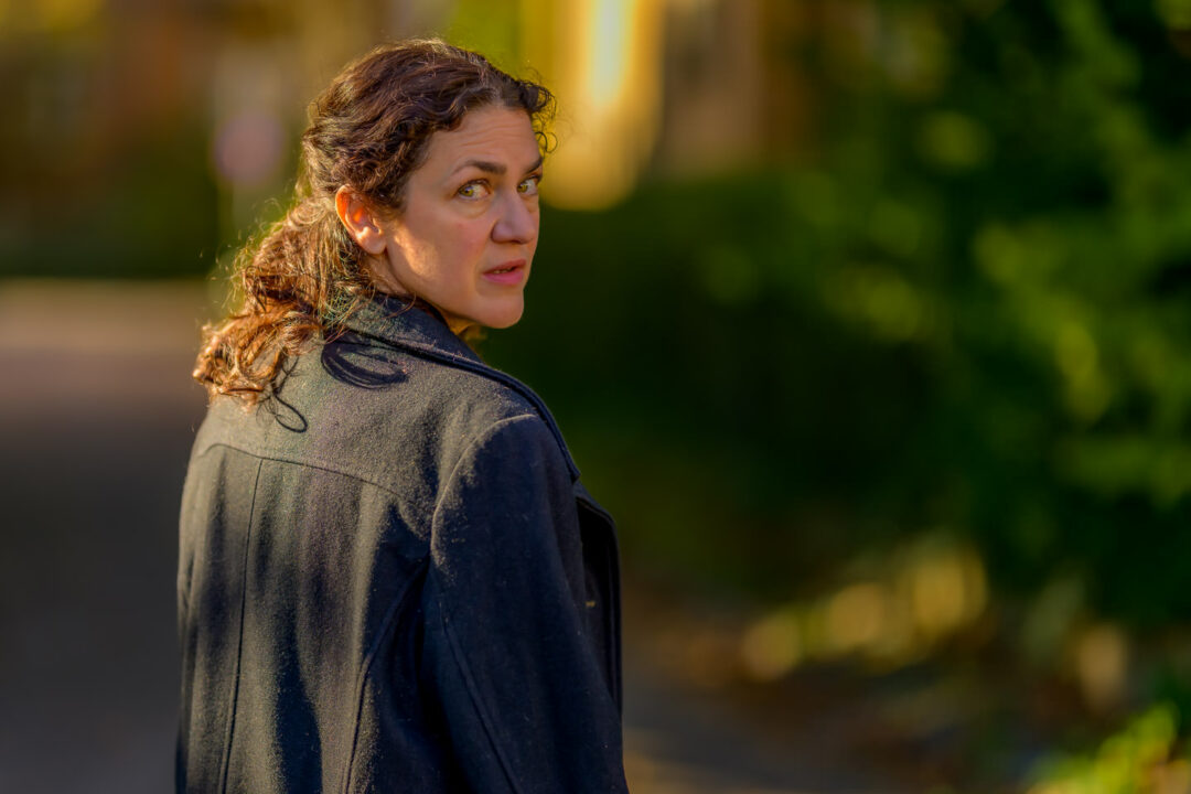 NicoleDjandji Stahl ZeitweiseZeitreisende