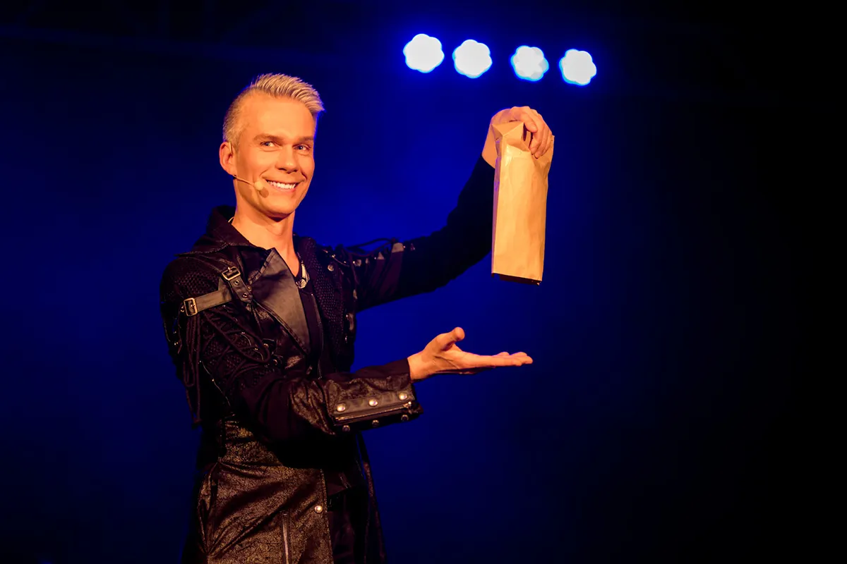 live-waldkirch - theater am Kastelberg - mangie 2026- MagicMan Foto Gregor Marstaller